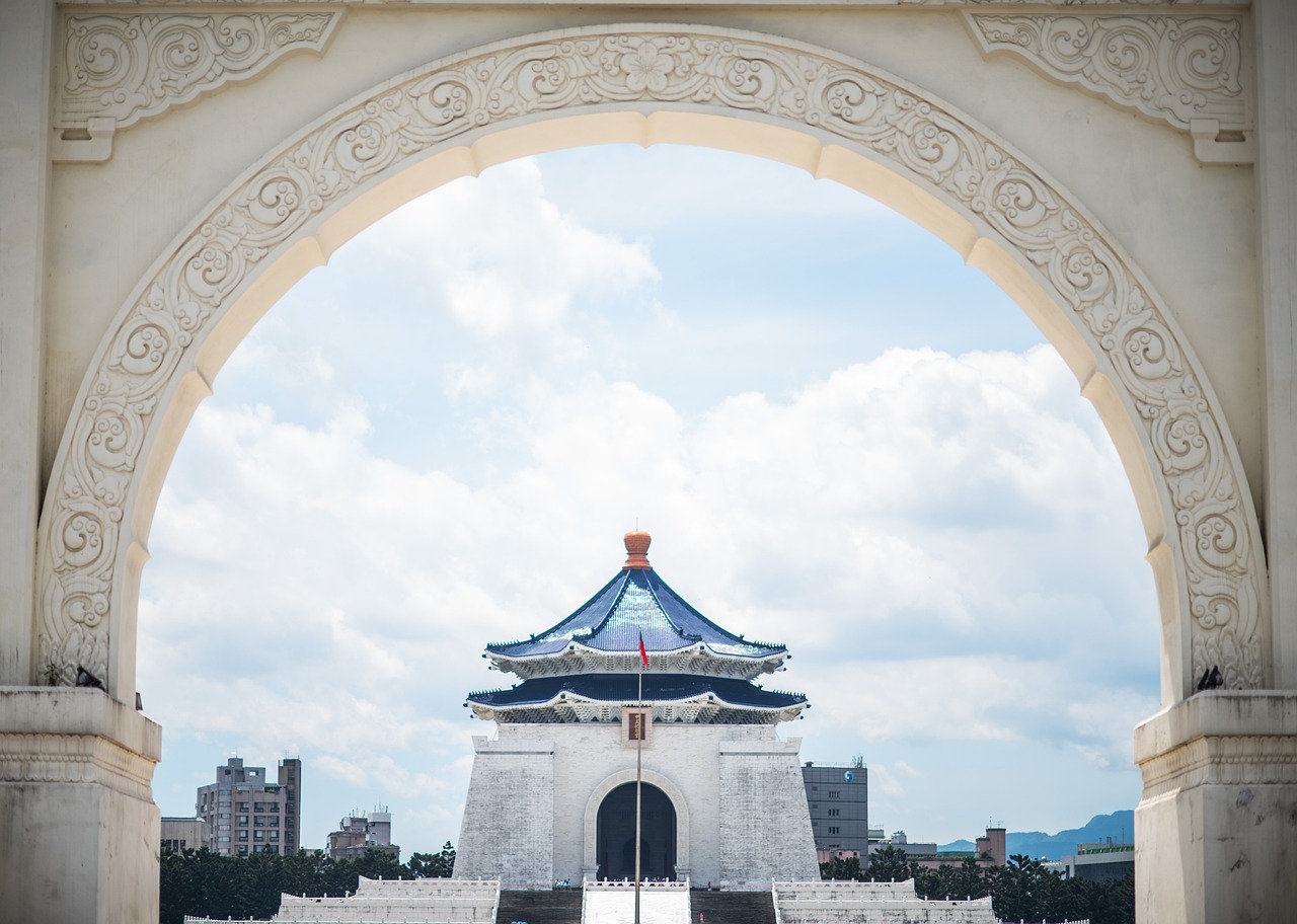 蒋介石在中国现代历史中的关键角色分析